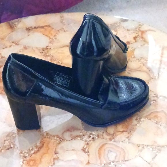 PATENT BLACK SHOES(JONES OF NEW YORK) - Picture 2 of 12